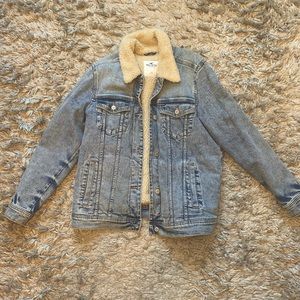 Hollister Jean Jacket with Sherpa Lining
